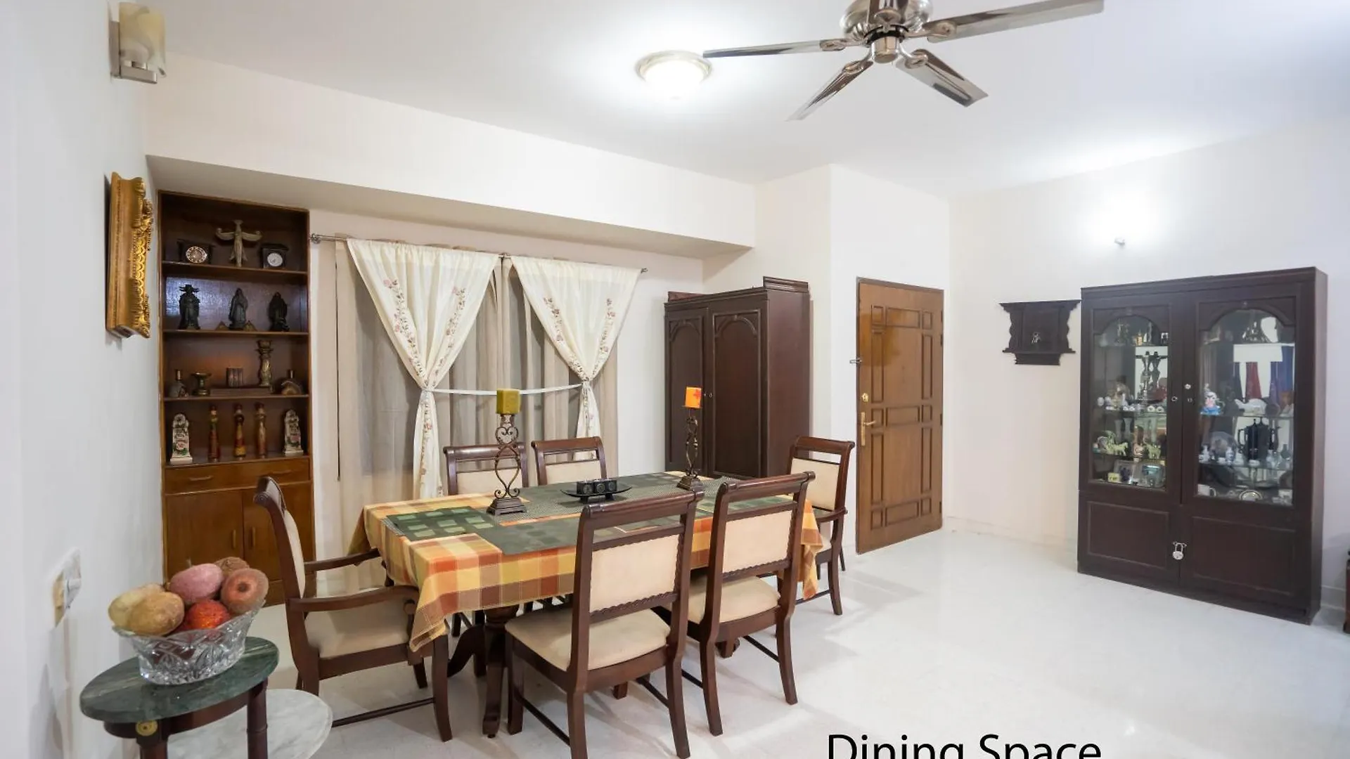 Swarloke Apartment At Gulshan 2,ダッカ  ダッカ
