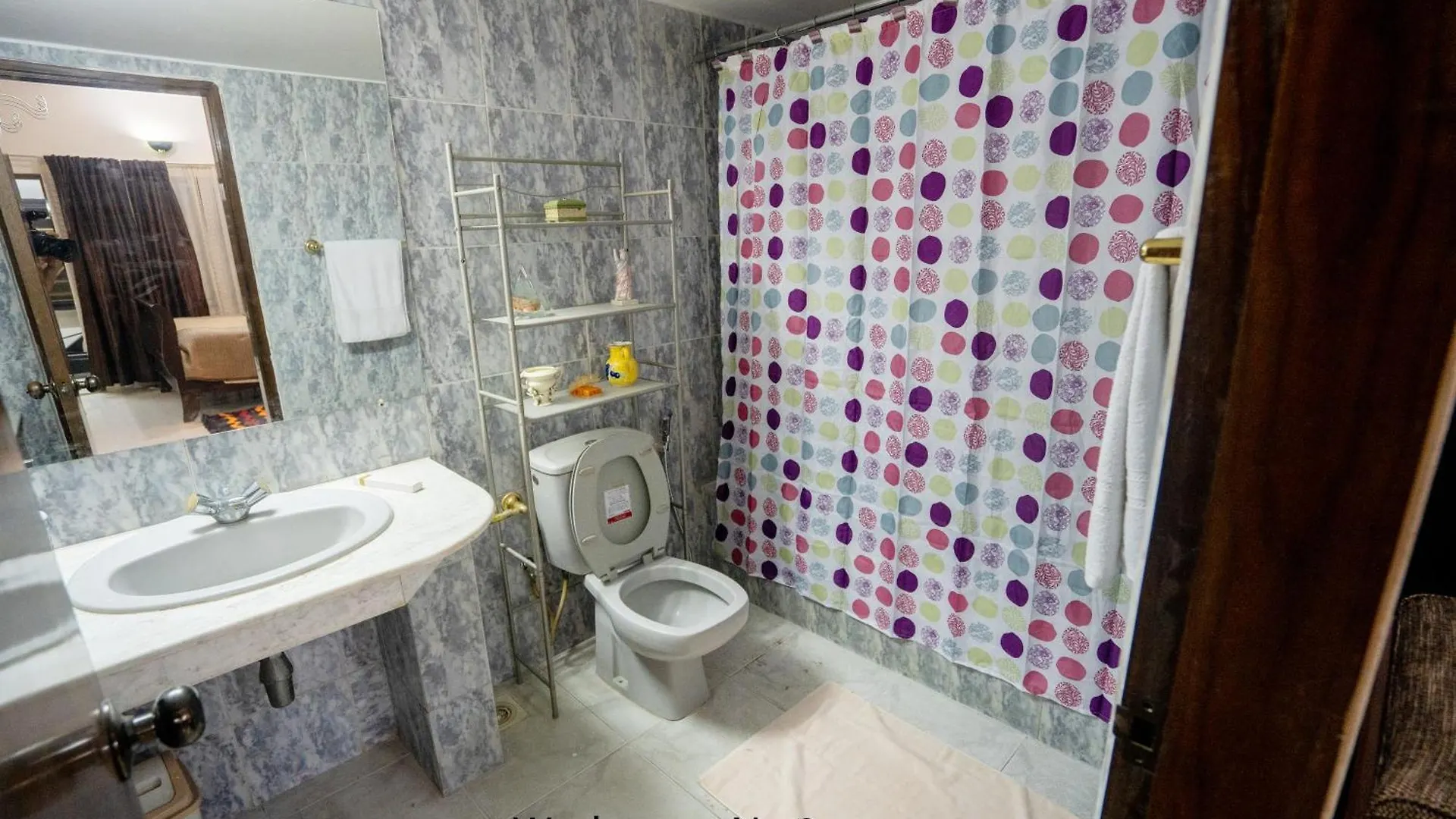 Swarloke Apartment At Gulshan 2,ダッカ バングラデシュ